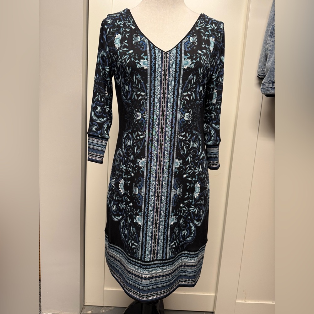 Reversible White House Black Market Dress. Size L